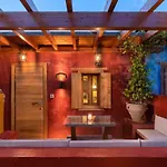 10gr Boutique & Wine Bar Отель 5*