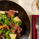 10gr Boutique & Wine Bar Отель