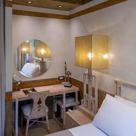10gr Boutique & Wine Bar Szálloda 5*