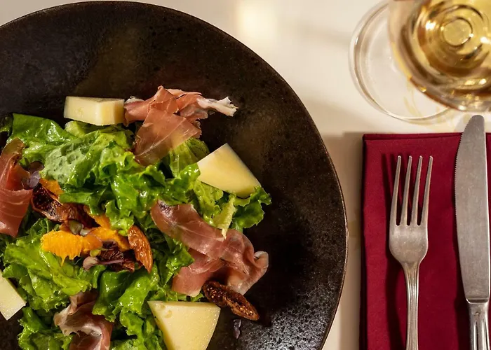 10gr Boutique & Wine Bar فندق