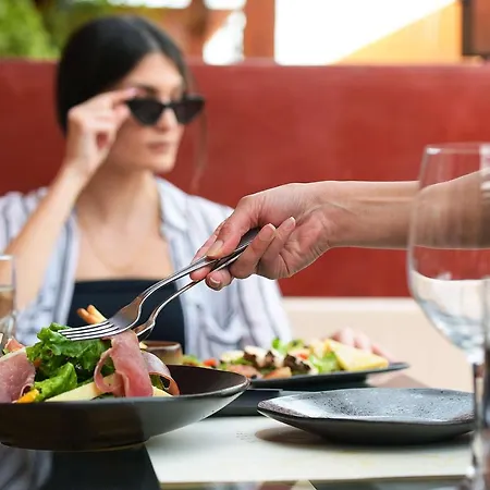 10gr Boutique & Wine Bar 5*