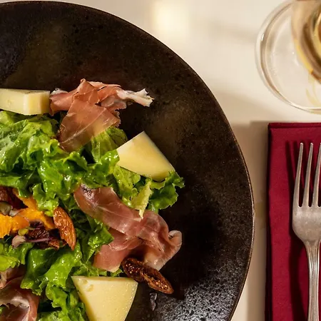 10gr Boutique & Wine Bar Hotel